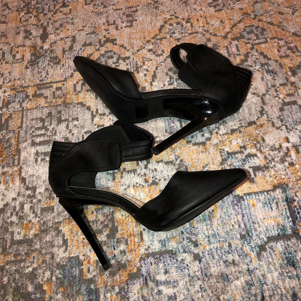 Pumps - Picture 2 of 3